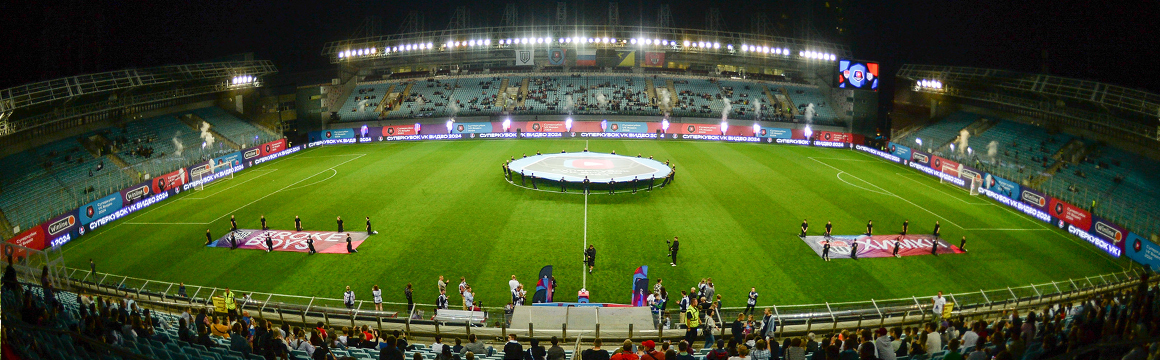 Техническое обеспечение работы светодиодного спортивного периметра на стадионе «Арена Химки» во время проведения матча за «Суперкубок VK Видео 2024» между футбольным клубом «Химки» и клубом Медийной футбольной лиги «Broke Boys»